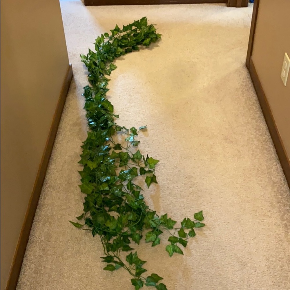 6 strands of leaf greenery